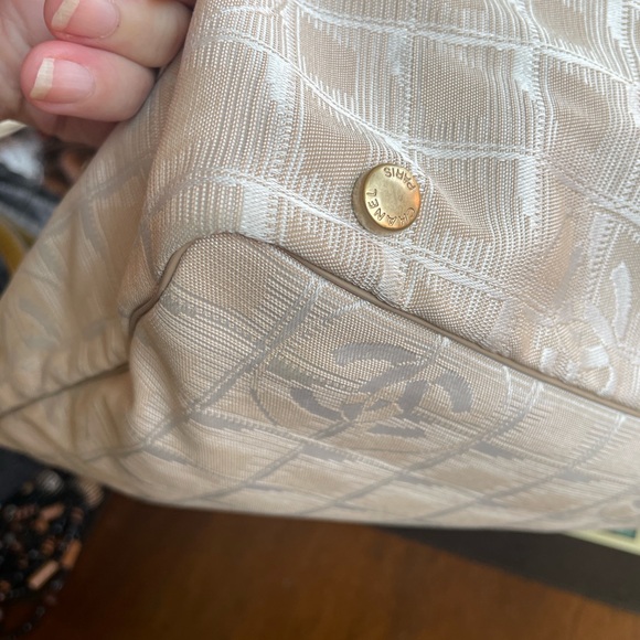 Beautiful Chanel nylon and leather tote bag - Picture 5 of 11